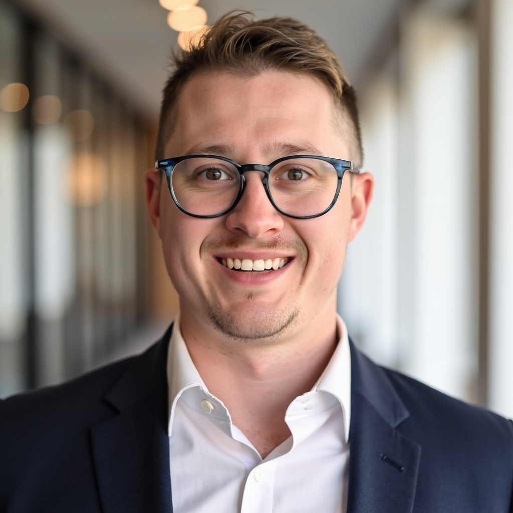 High resolution photo of Dr Connor Robertson