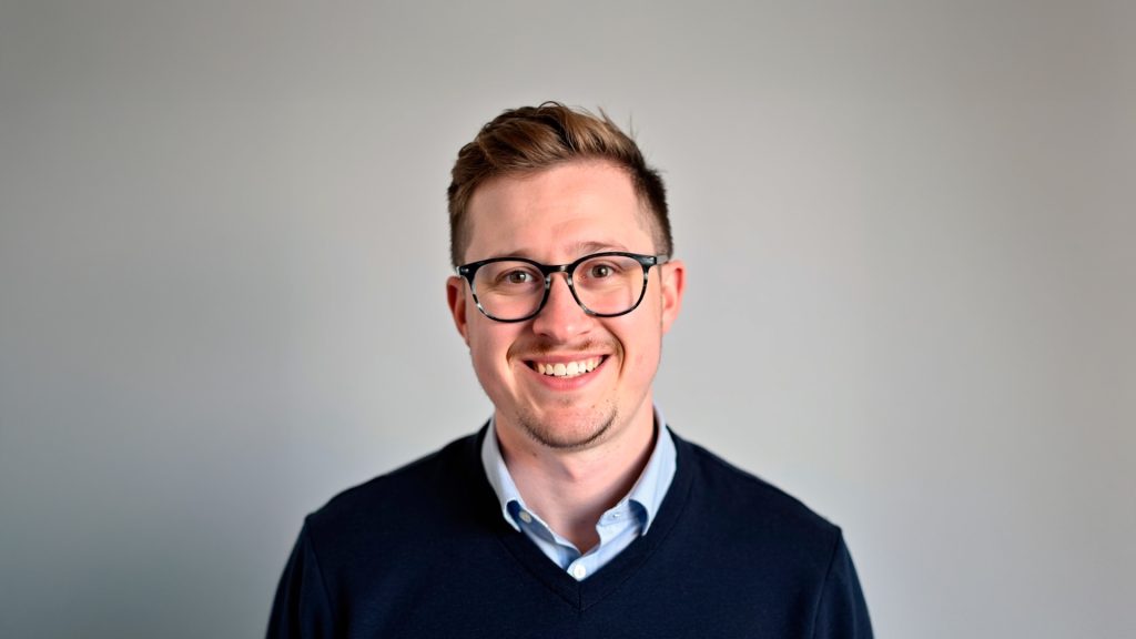 Dr. Connor Robertson